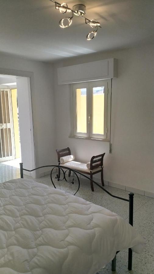 Lake Retreat - Maiella Apartment - Beautiful Lake And Mountain Views Casoli  Exteriör bild